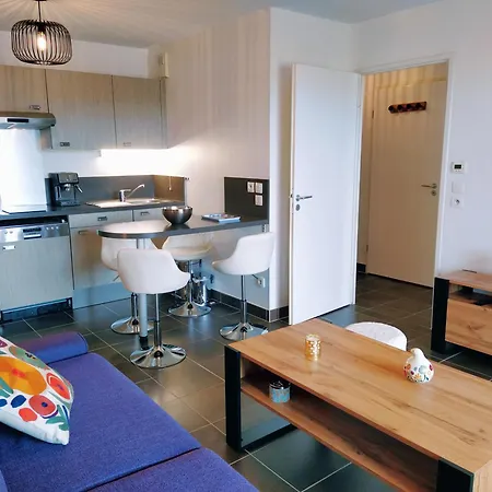 Patio Arena, Classe 2 Etoiles, Balcon, Wifi Apartman *