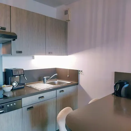 Patio Arena, Classe 2 Etoiles, Balcon, Wifi Apartman *